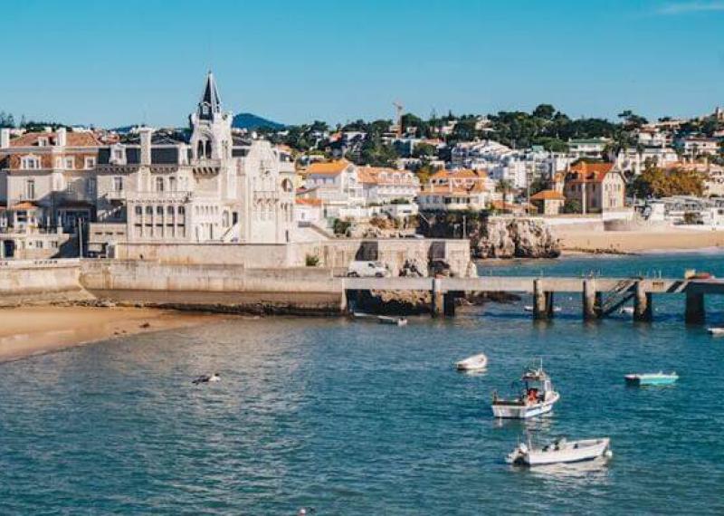 Cascais città vista dal mare