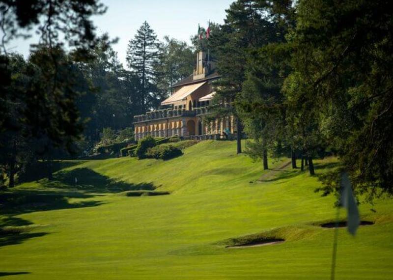 Villa D'Este Golf fairway and clubhouse view