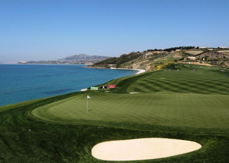 verdura resort seaside hole with green and bunker