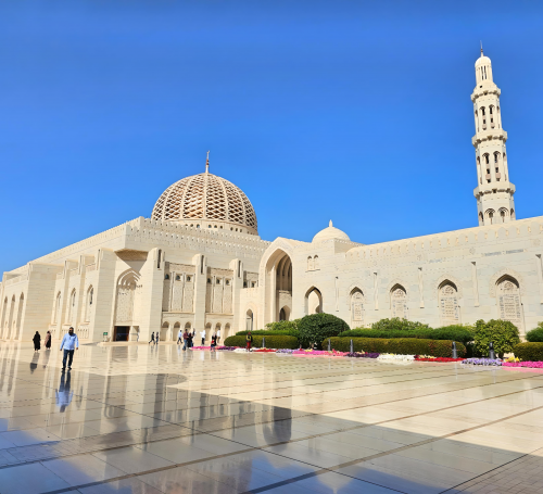 Sultan Qaboos Grand Mosque – Oman's Architectural Masterpiece